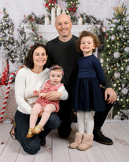 October 21st, 2023-North Vancouver Studio-Holiday Family Portrait Mini Sessions